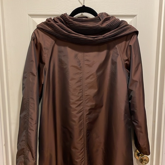 Portrait hooded trench coat - Picture 6 of 9